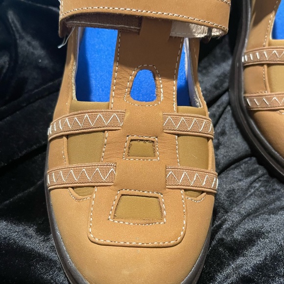 NWOT Sure Fit Womans Size 9M Acapulco Soft Leather Hook Loop Comfort Mary Janes - Picture 2 of 9